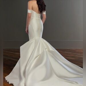 Martina Liana Elegant Ivory Bridal Size 12 Fits Regular clothes 8/10